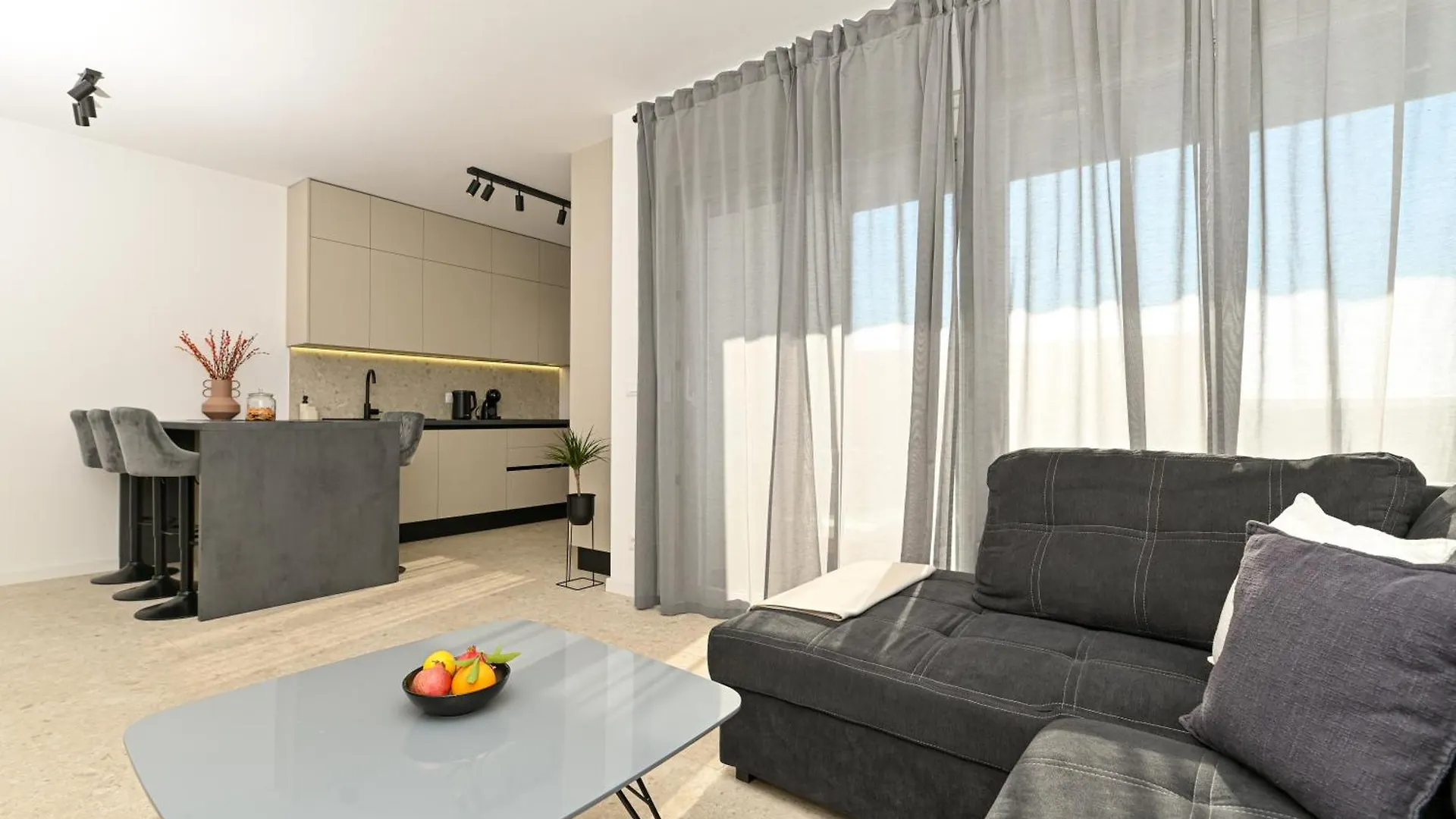 Mav Apt, New, Modern, Near Old Town, Free Parking Trogir Appartement